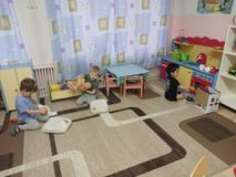Игра в семью во второй младшей группе